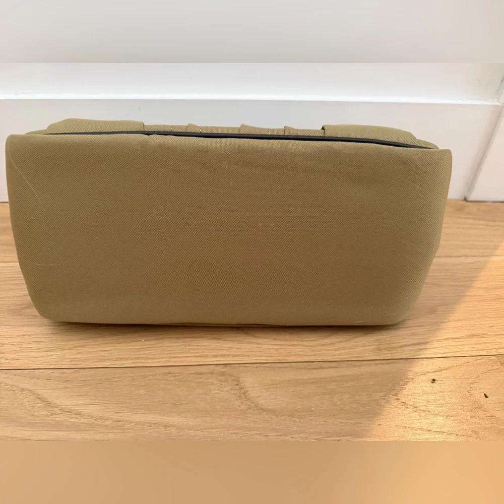 Tan‎ Organizer Bag